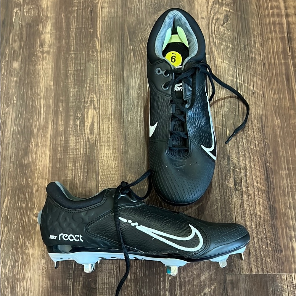 Nike HyperDiamond 4 Black Softball Cleats